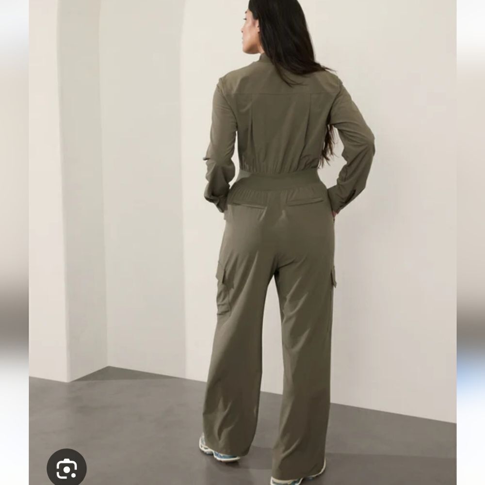 NWT Athleta Brooklin Long Sleeve Jumpsuit Im Army Green Size 16 - Picture 11 of 15